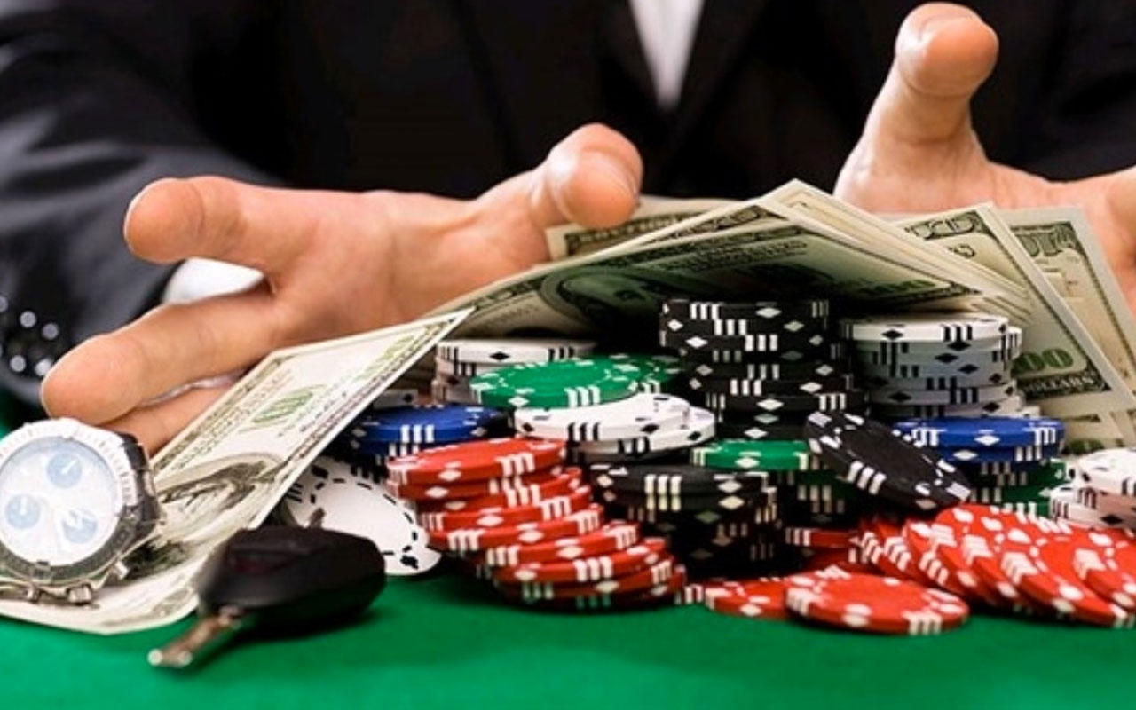 Sancaktepe'de kumar oynayan 11 kişiye para cezası