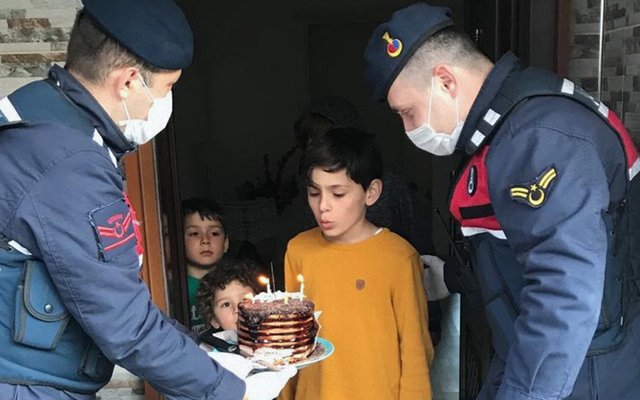 Trabzon'da Yağız Efe'nin doğum günü pastasını jandarma ekipleri getirdi