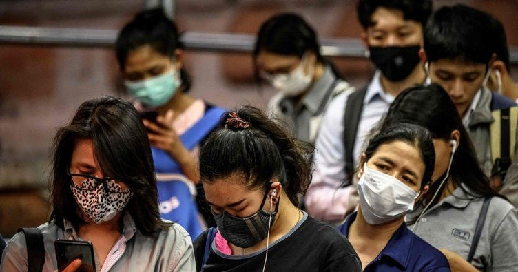 Endonezya'da koronavirüs nedeniyle halkı evde tutmak için 'hayaletler' devrede