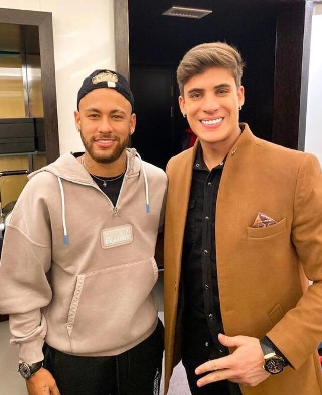 Futbolcu Neymar'ın annesi 22'lik gençle aşk yaşıyor oğlu onay verdi!