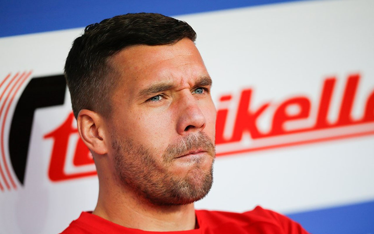Lucas Podolski: Bu sezon sahada bitmeli