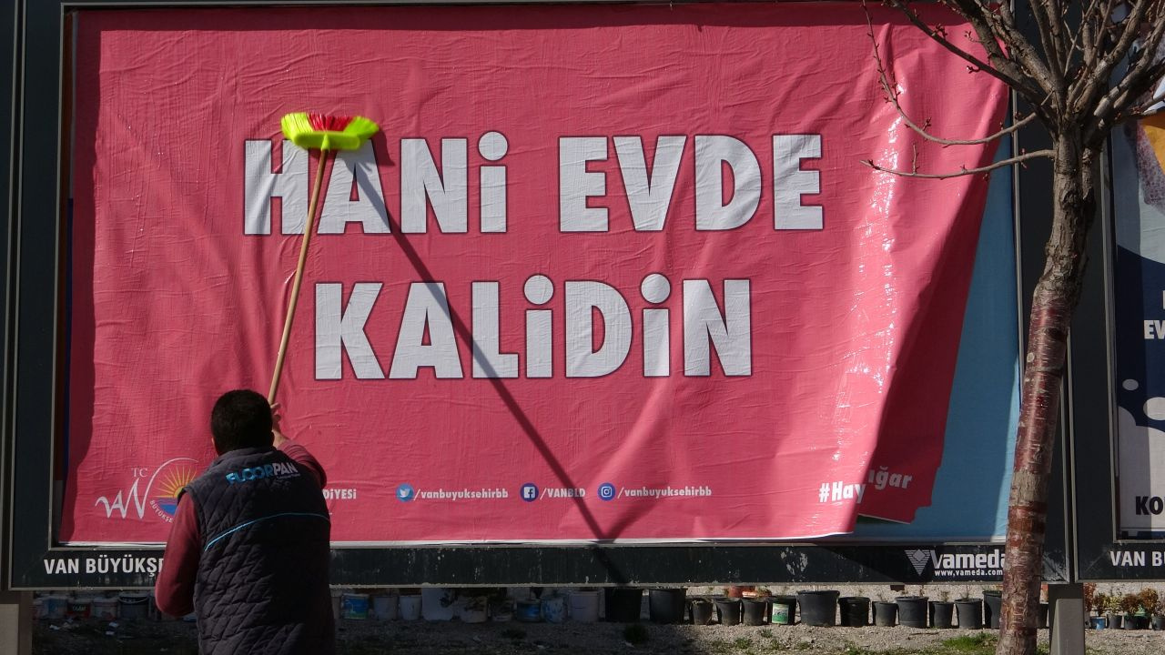 Nelet gele böyle korona virüse! Van, Trabzon, Karabük, Tekirdağ, Amasya'dan güldüren afişler