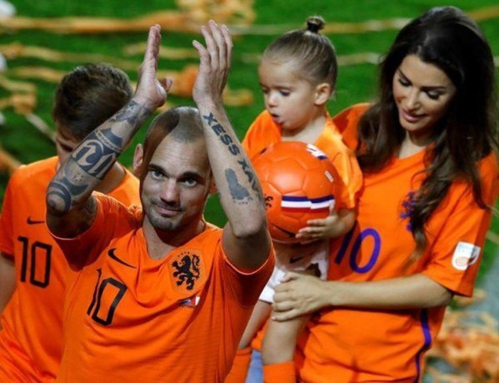 İhanete uğrayan Wesley Sneijder eşi Yolanthe Cabau karantinada ortaya çıktı