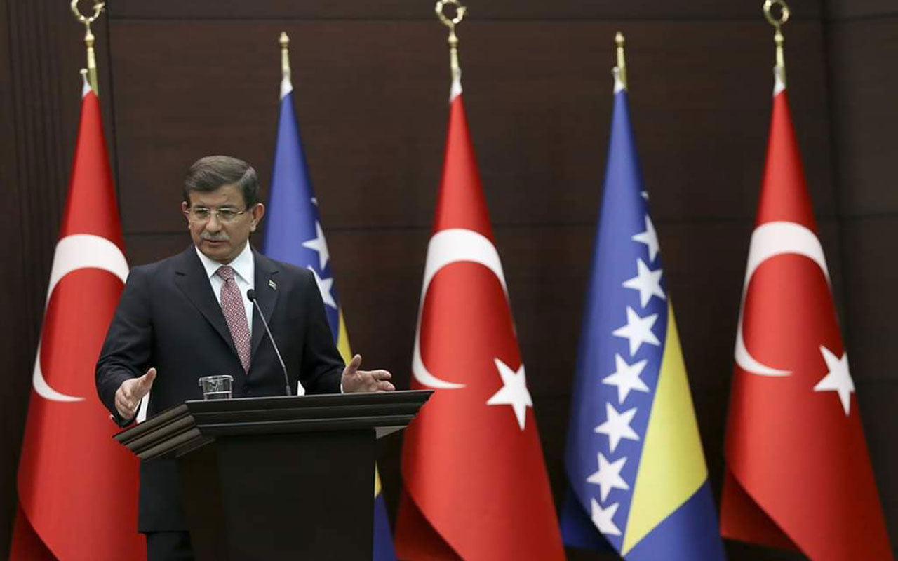 Ahmet Davutoğlu'ndan istifa iddiası! Bütün AK Parti teşkilatları istemiş