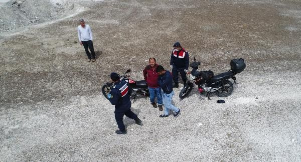 Salda Gölü'ndeki katliamdan geriye derin çukur ve lastik izleri kaldı