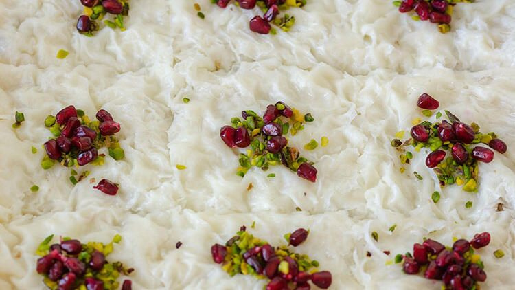 Ramazan'ın vazgeçilmez lezzeti güllaç nasıl yapılır?