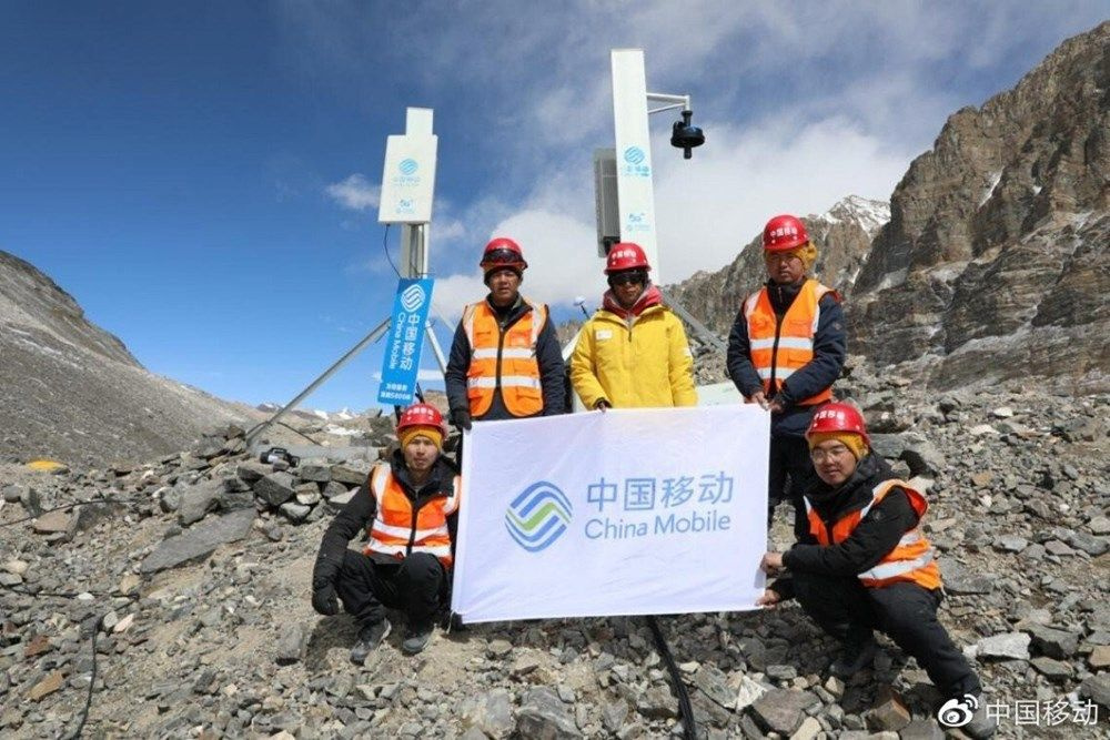 Huawei Everest'in tepesine çıktı! 5G antenlerini yerleştirdi