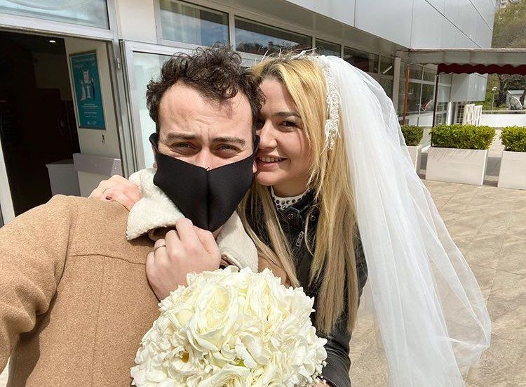 Kaan Boşnak Başak Ceren Torun ile evlendi korona günlerinde sessiz sedasız nikah