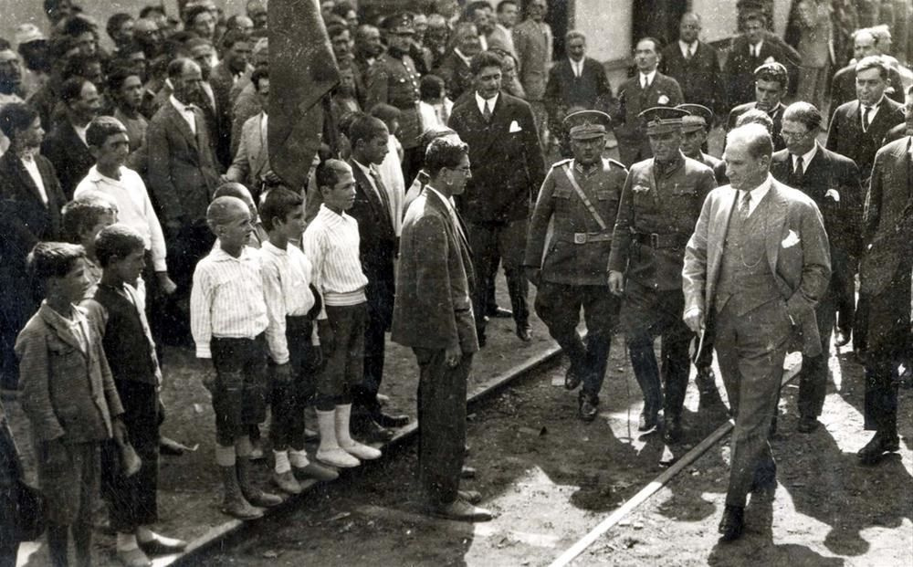 Atatürk'ün arşivlerden çıkan son fotoğrafları AYK 23 Nisan'a özel yayınlandı