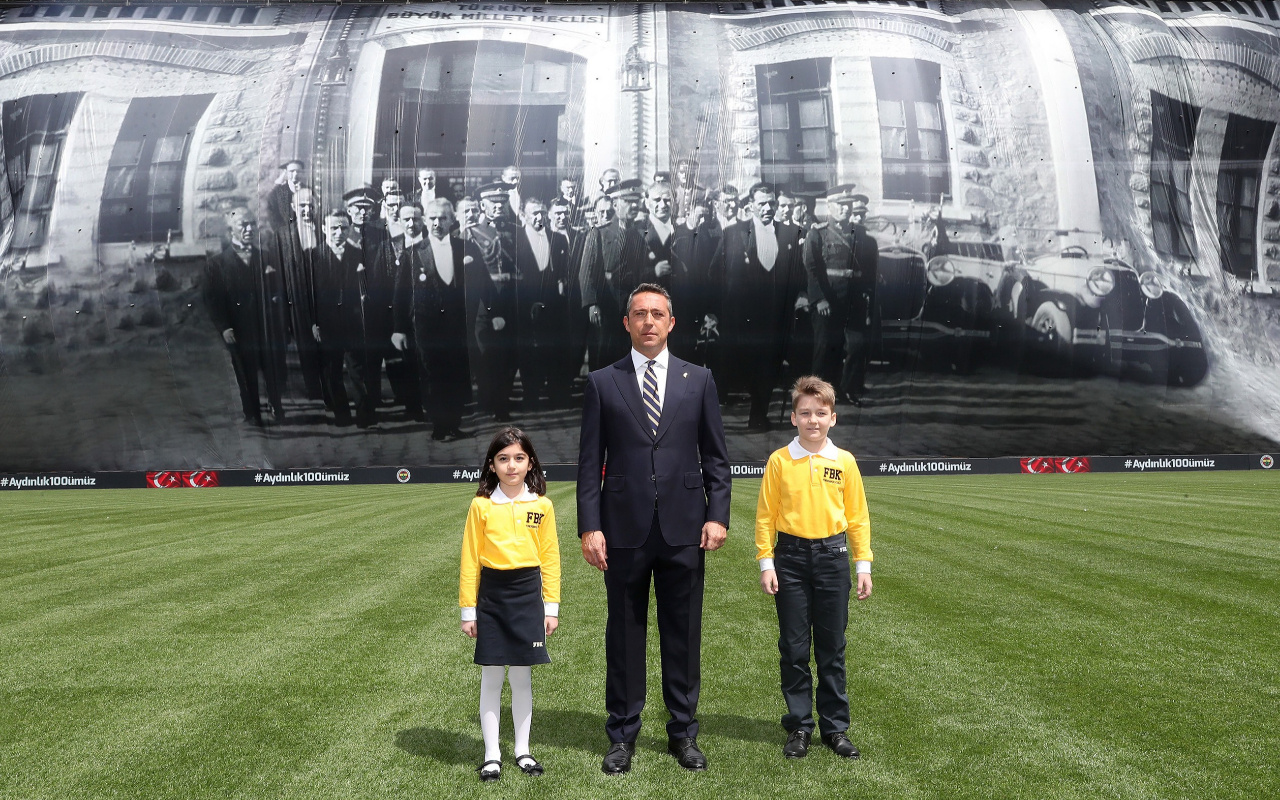 100 yıl önceki fotoğraf, Fenerbahçe Stadı'nda dalgalandı