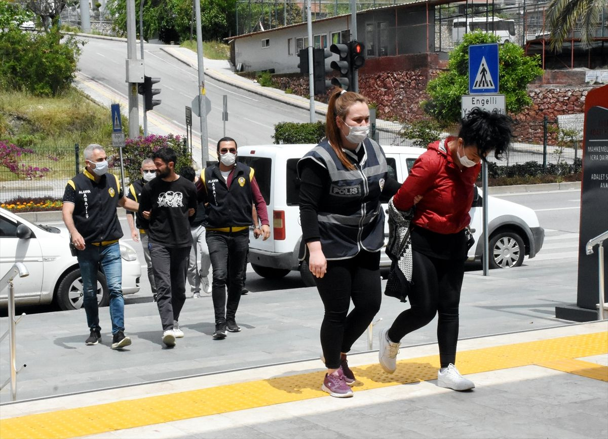 Antalya'da yarış motosikleti çalan şebeke çökertildi hırsızlardan biri kadın