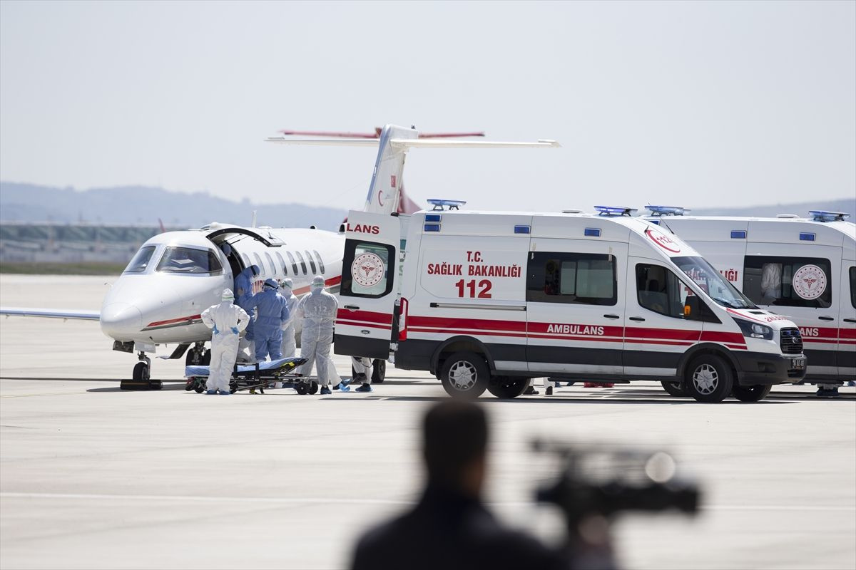 Ambulans uçakla Türkiye'ye getirilen hasta İsveç basınında büyük ses getirdi