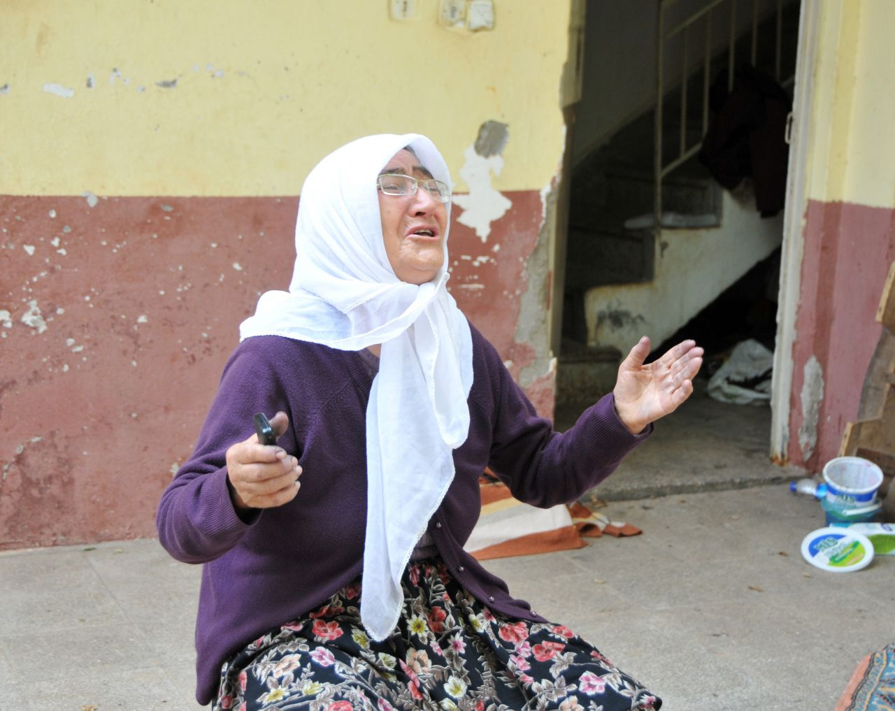 Antalya'da markete diye çıkan genç kızdan 17 gündür haber yok