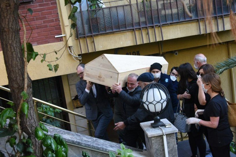 Modacı Nur Yerlitaş'ın cenazesi! Benan Yerlitaş kimdir mirası ona kaldı deniyor