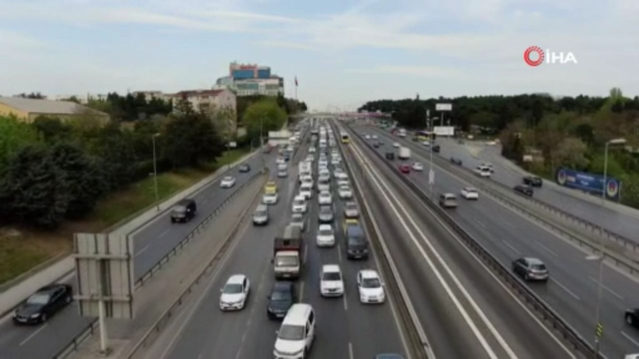 İstanbullu evinde kalmadı trafik eski günlerine döndü