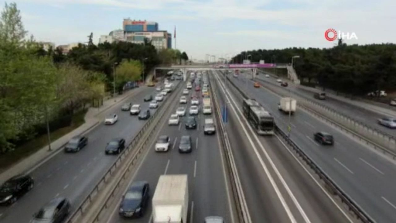 İstanbullu evinde kalmadı trafik eski günlerine döndü