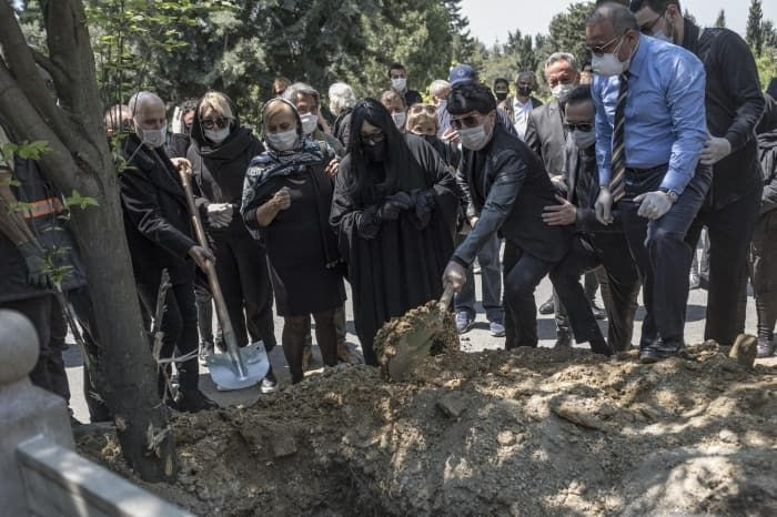 Gülben Ergen Seren Serengil yıllar sonra yan yana geldi! Soğuk rüzgarlar esti