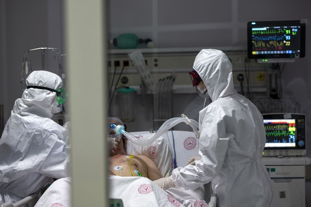 Haseki Hastanesi'nde koronavirüsle mücadelede! 130'dan fazla çalışan korona kaptı