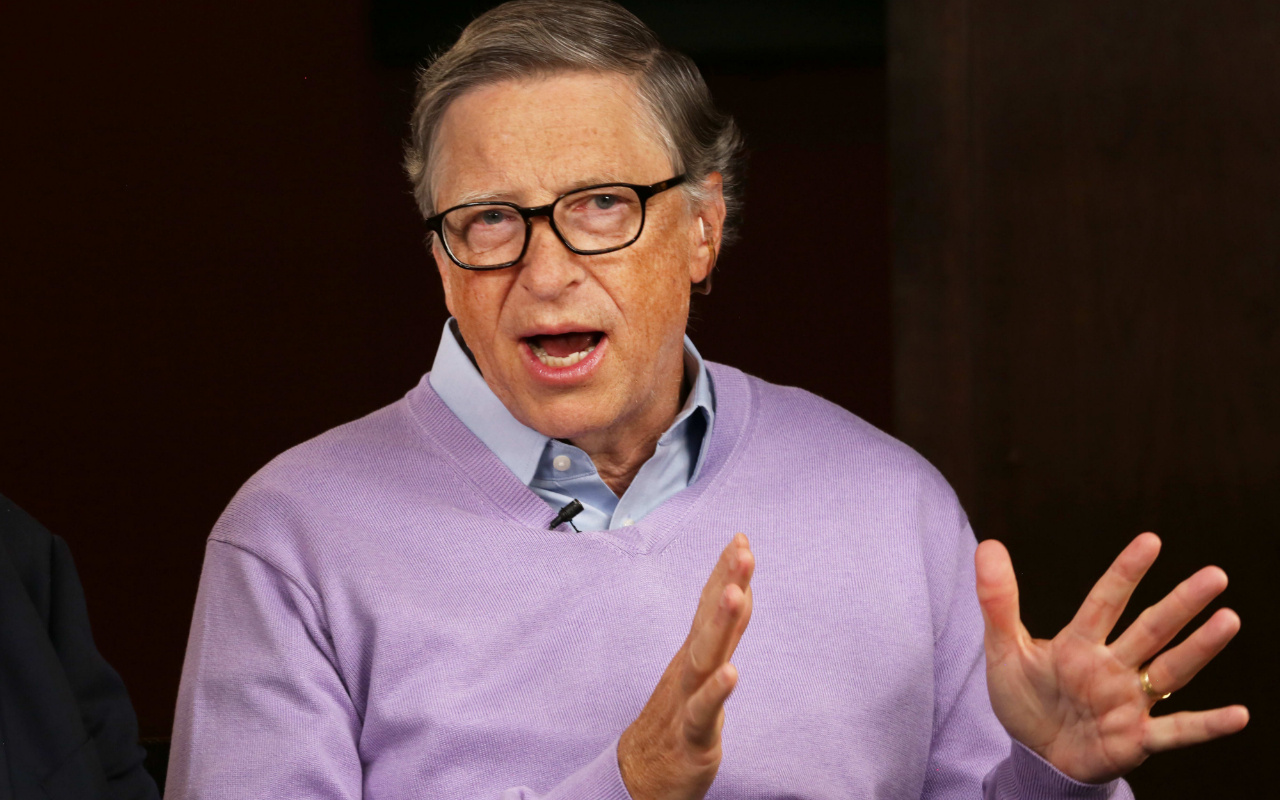 Bill Gates'ten komplo teorileriyle cevap: Çiplerimiz bitti