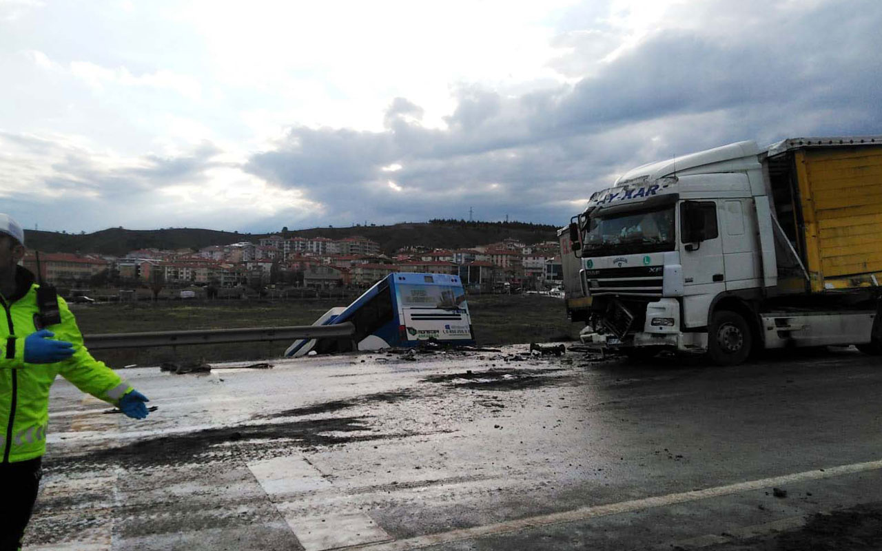 Ankara'da EGO otobüsü ile TIR çarpıştı: 9 yaralı