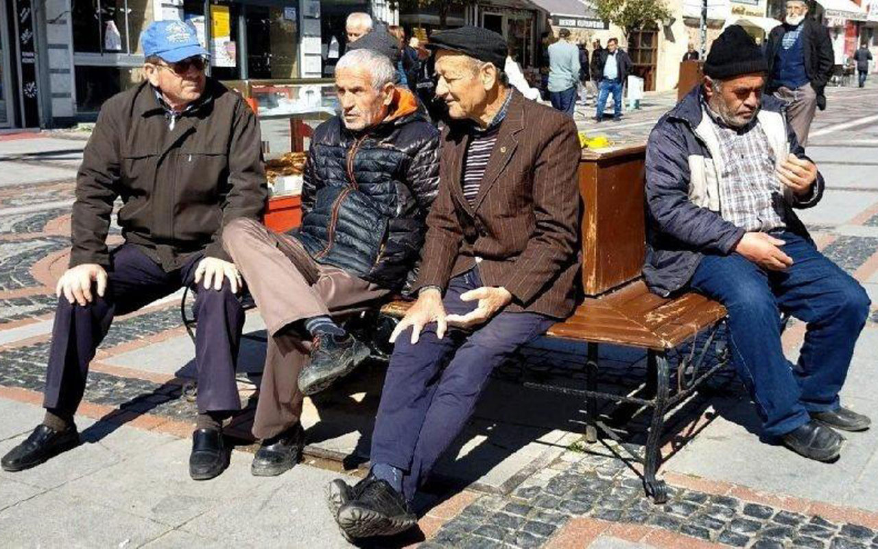 65 yaş üstü sokağa çıkma yasağı için Erdoğan yarın müjde verecek! Kalın duyurdu
