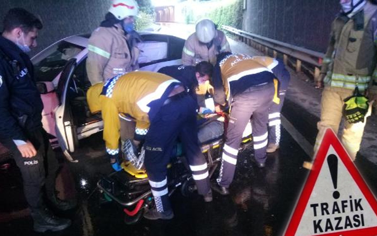 Üsküdar'da trafik kazasını görüntüleyen kameramana metrobüs çarptı