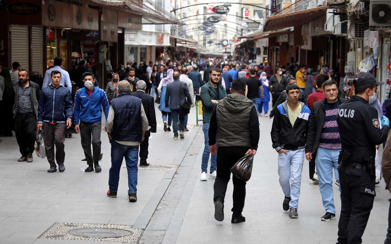 Gaziantep'te yasak sonrası insan seli oluştu