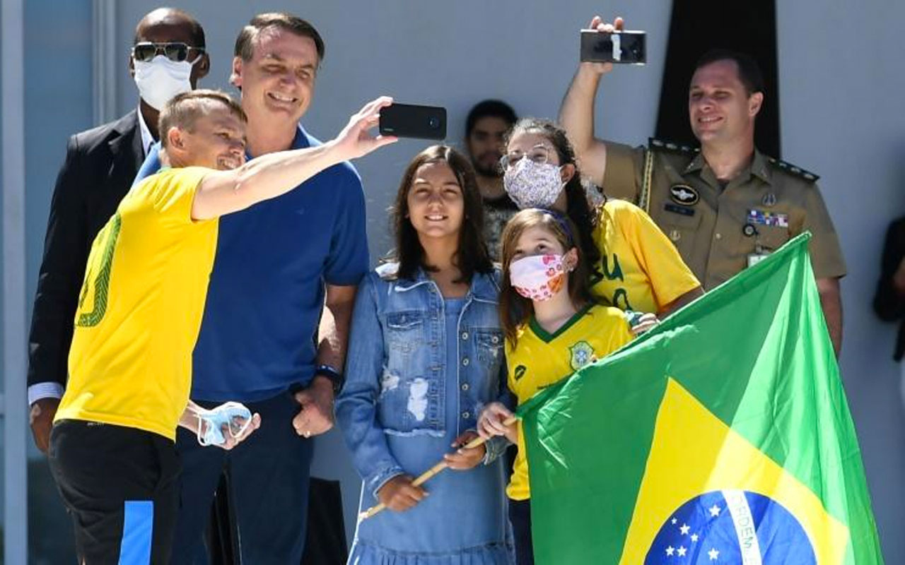 Brezilya lideri Bolsonaro, koronavirüs önlemleri karşıtı gösteriye katıldı