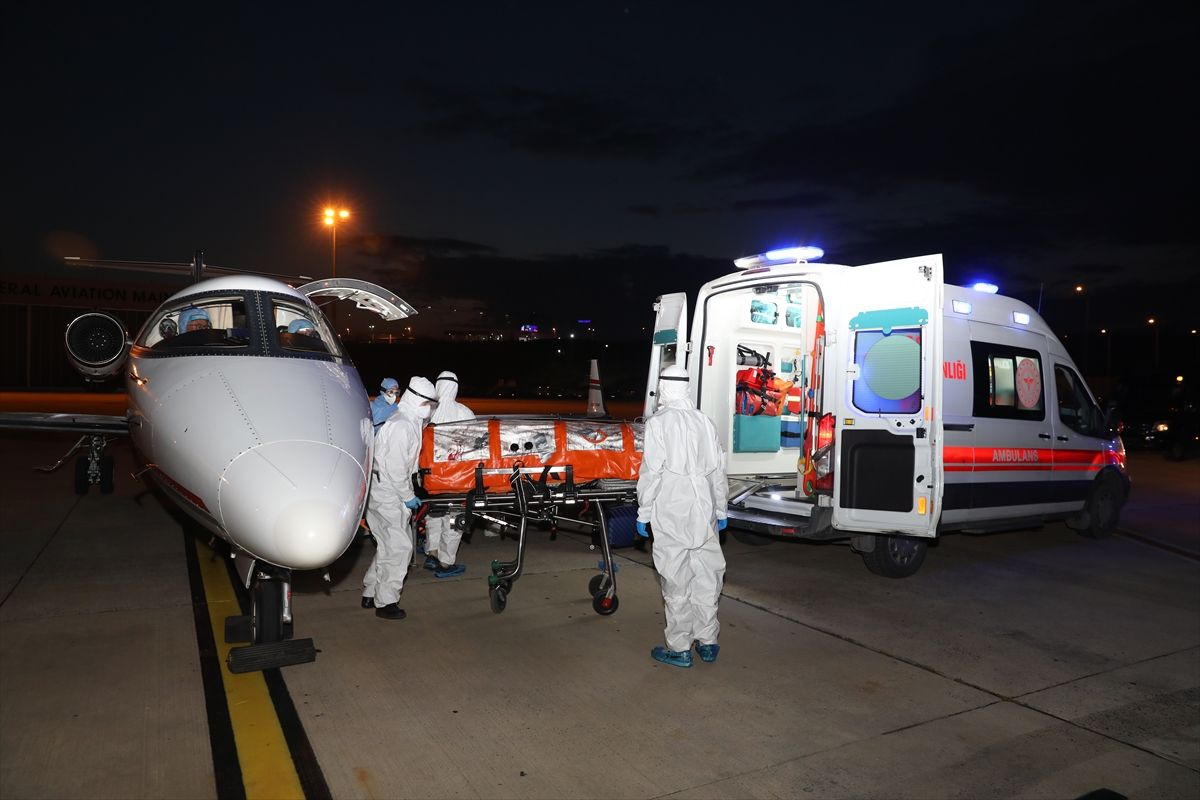 Sudan'daki Türk hasta ambulans uçakla Türkiye'ye getirildi