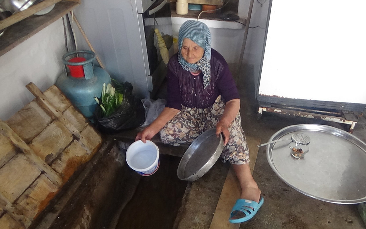 Çanakkale'de köy adeta Venedik'i andırıyor evlerin altından su akıyor