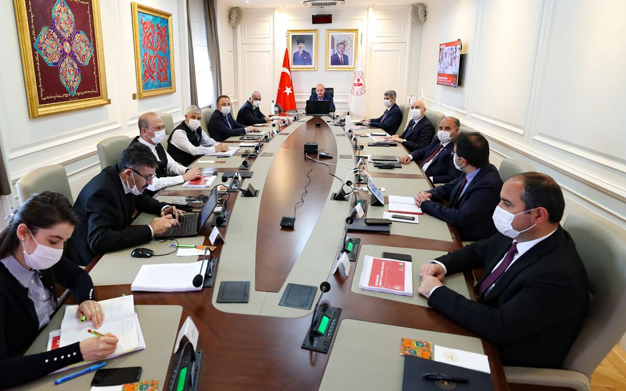 İçişleri Bakanı Süleyman Soylu 8 ilin valisiyle güvenlik toplantısı yaptı