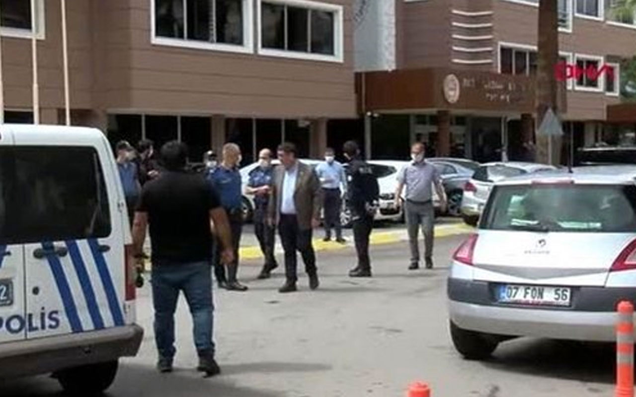 Antalya Esnaf Odaları binası için bomba ihbarı