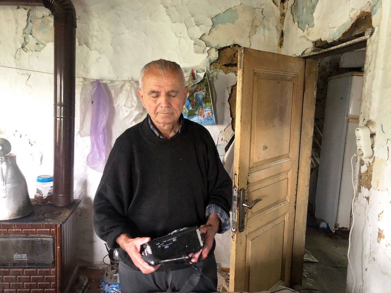 Sakarya'da yaşadığı evi gören hayrete düşüyor yıkıldı yıkılacak