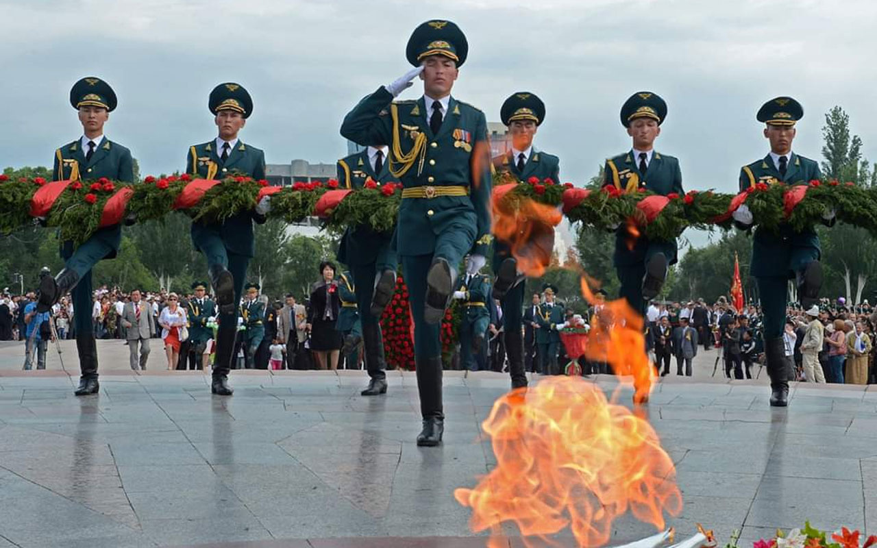 Kırgızistan'da Büyük Zafer'in 75. yılı kutlanıyor