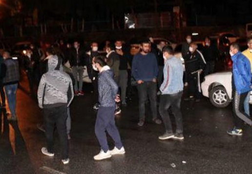 Grup Yorum üyesi İbrahim Gökçek'in cenazesinde olay mahalleli sokağa döküldü