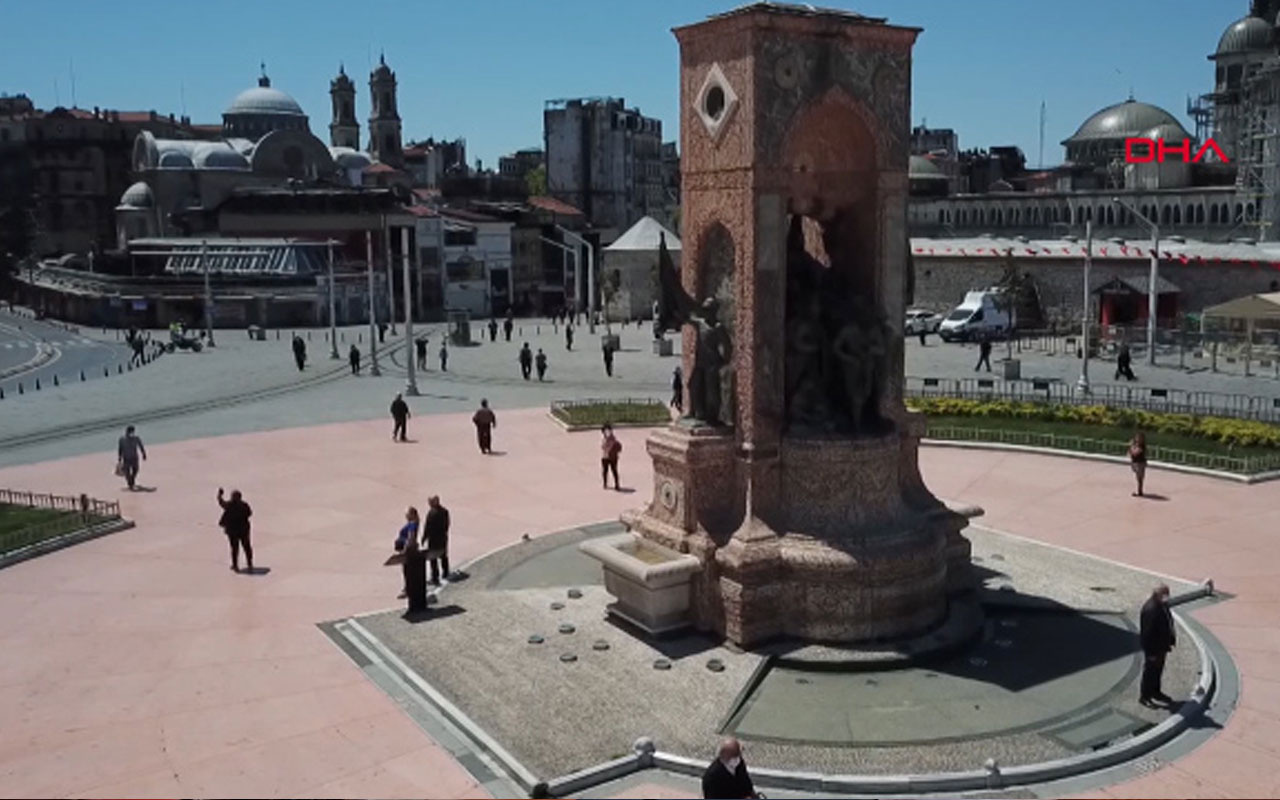 65 yaş üstü vatandaşlar Taksim Meydanı'nı doldurdu!