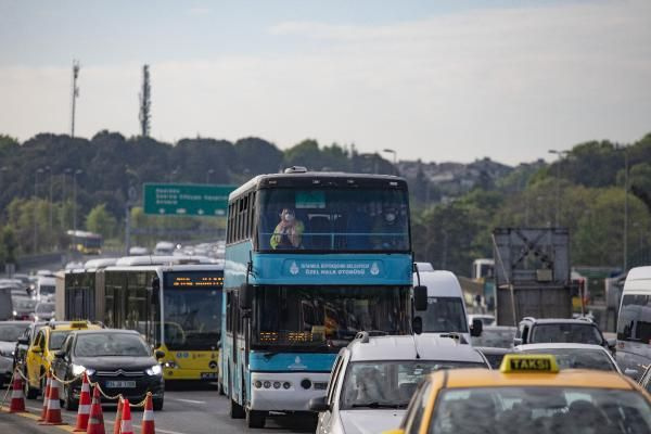 2 günlük sokağa çıkma yasağı bitti sokaklar doldu taştı trafik yoğunluğu arttı