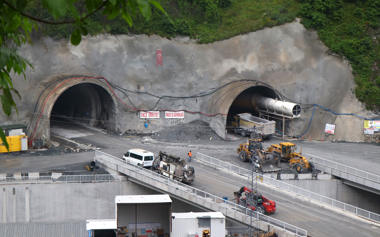 Avrupa'nın en uzunu olacak Zigana Tüneli'nin yüzde 68’i tamamlandı