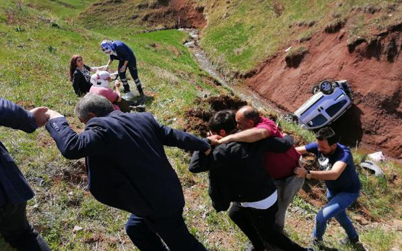 Ağrı'da otomobil şarampole yuvarlandı