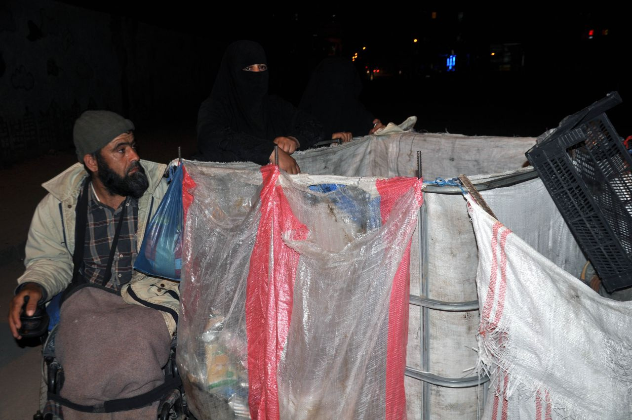 Suriye'de evlerini kaybettiler Hatay'da alın teriyle geçinmeye çalışıyorlar