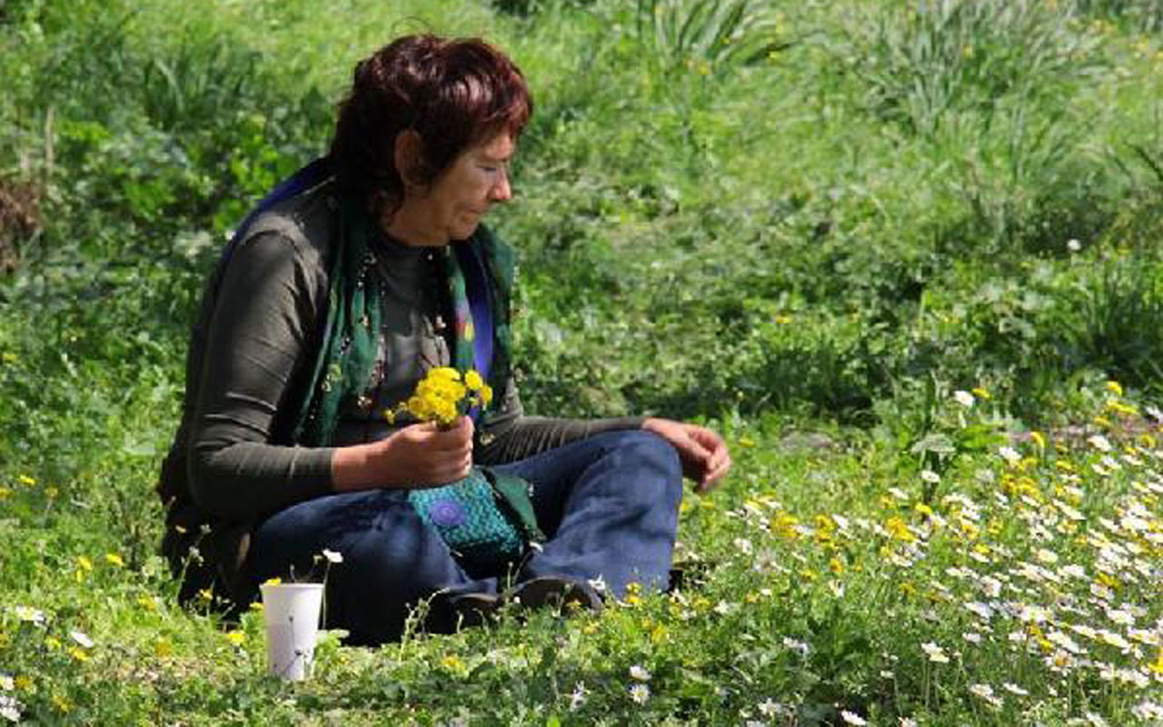 Türkiye'nin ilk kadın yönetmeni Sunar Kural Aytuna gözyaşları içinde defnedildi