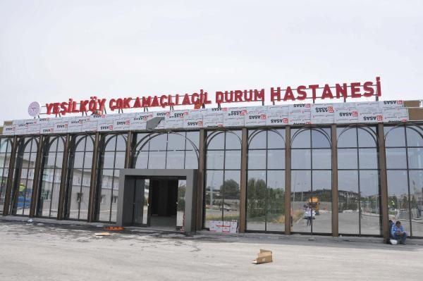 Atatürk havalimanı alanına yapılan Yeşilköy pandemi hastanesinin tabelası asıldı