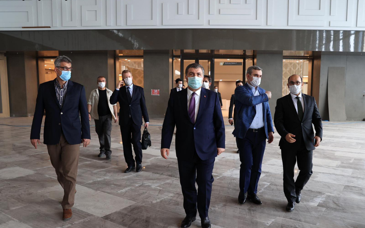 Fahrettin Koca Başakşehir Şehir Hastanesinin açılışı için tarih verdi