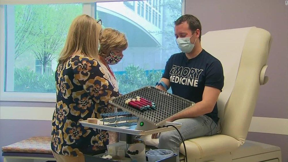 İngiltere 20 dakikada sonuç veren koronavirüs testini denemeye başladı