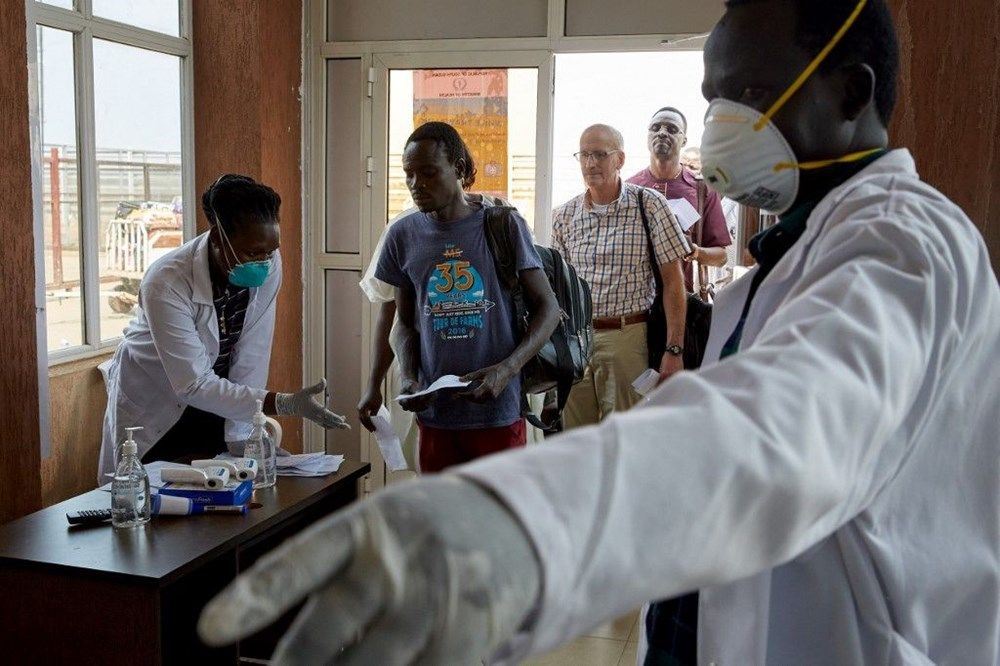 Koronavirüsün en küçük kurbanı Güney Afrika'da yaşamını yitirdi