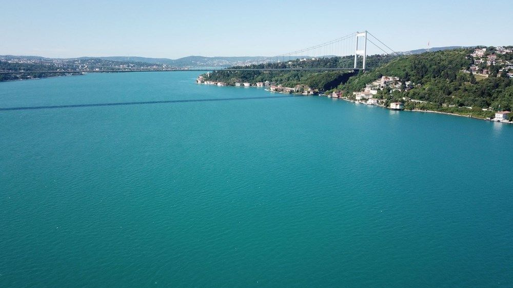 İstanbul Boğazı'nın rengi değişti turkuaza büründü