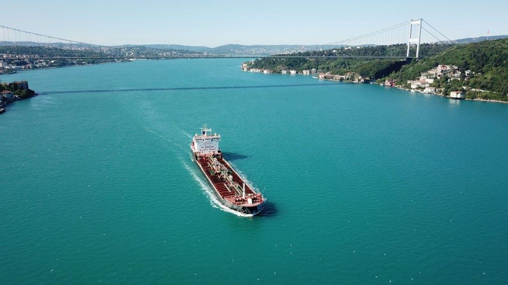 İstanbul Boğazı'nın rengi değişti turkuaza büründü