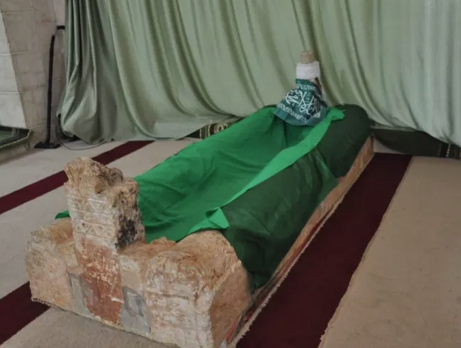 Halife Ömer bin Abdulaziz'in mezarını boşalttılar akıbeti bilinmiyor