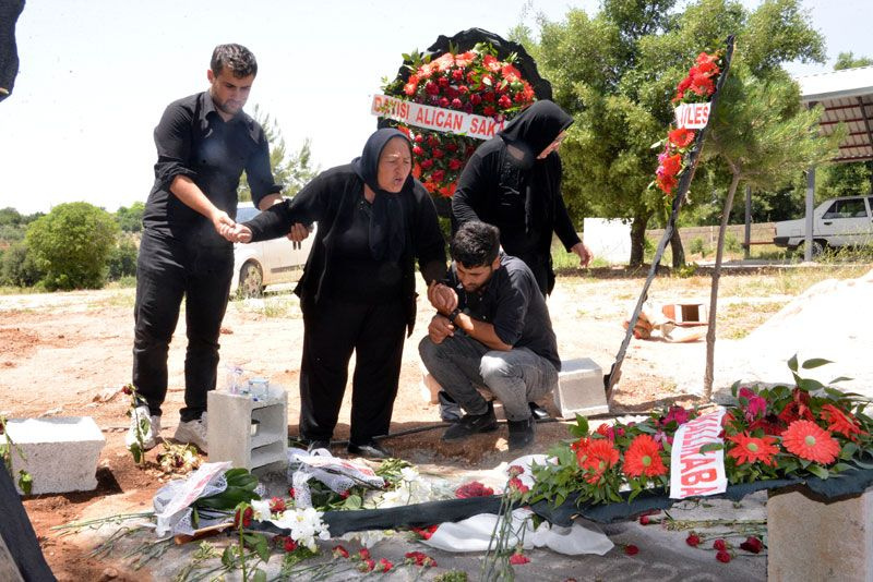 Boksörün öldürdüğü Zeynep'in annesi konuştu cenazesini ellerimle yıkadım dedi her şeyi anlattı