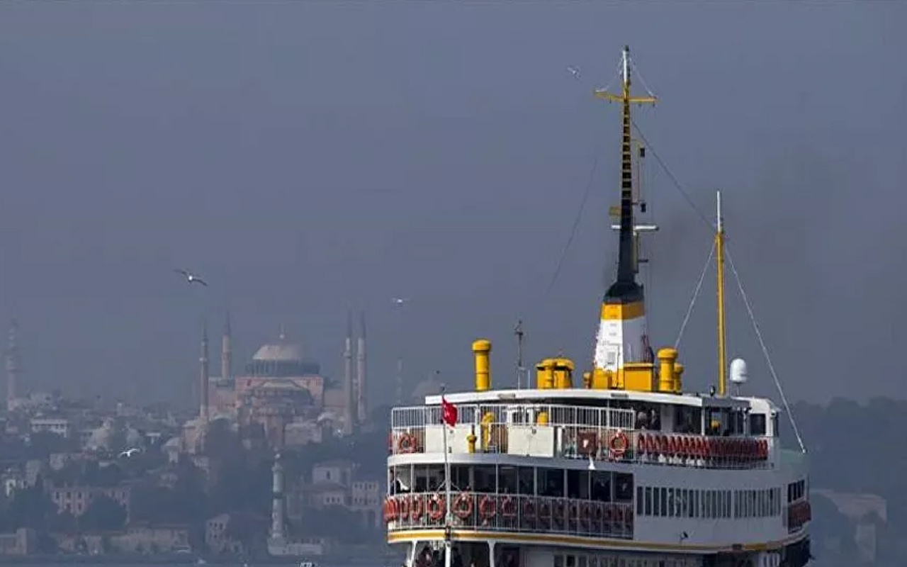 İstanbul'da lodos nedeniyle bazı vapur seferleri yapılamıyor